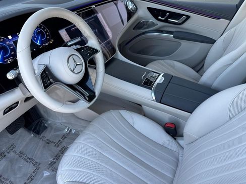 Used 2023 Mercedes-Benz EQS 580 4MATIC SUV image 4