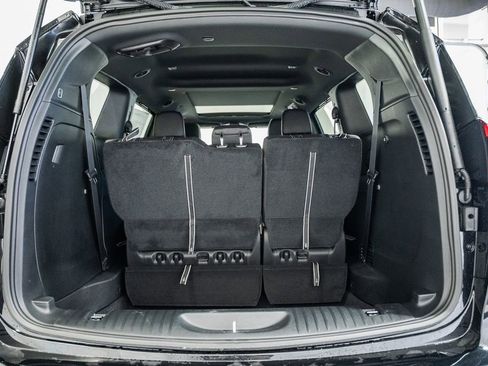 New 2026 Chrysler Pacifica Select image 9