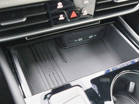 Used 2025 Volkswagen Atlas Cross Sport SEL Premium R-Line image 28