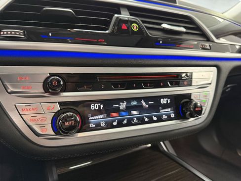 Used 2018 BMW 750i RWD image 26