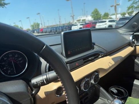 Used 2016 MAZDA MX-5 Miata Grand Touring RWD image 3