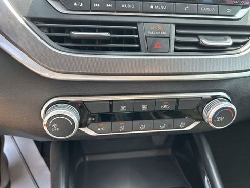 Used 2024 Nissan Altima 2.5 SR image 23