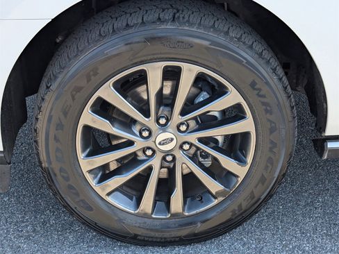 Used 2021 Ford Expedition Limited image 13