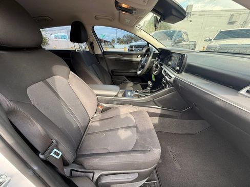 Used 2021 Kia K5 LX FWD image 12