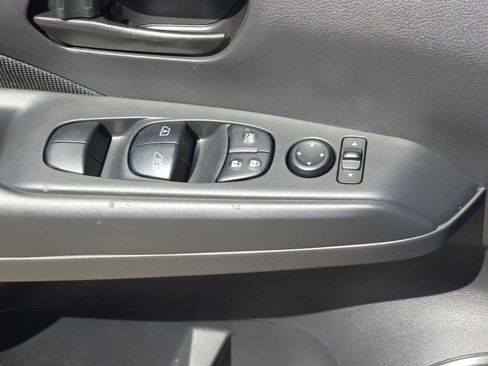 Used 2025 Nissan Kicks Play S FWD image 28