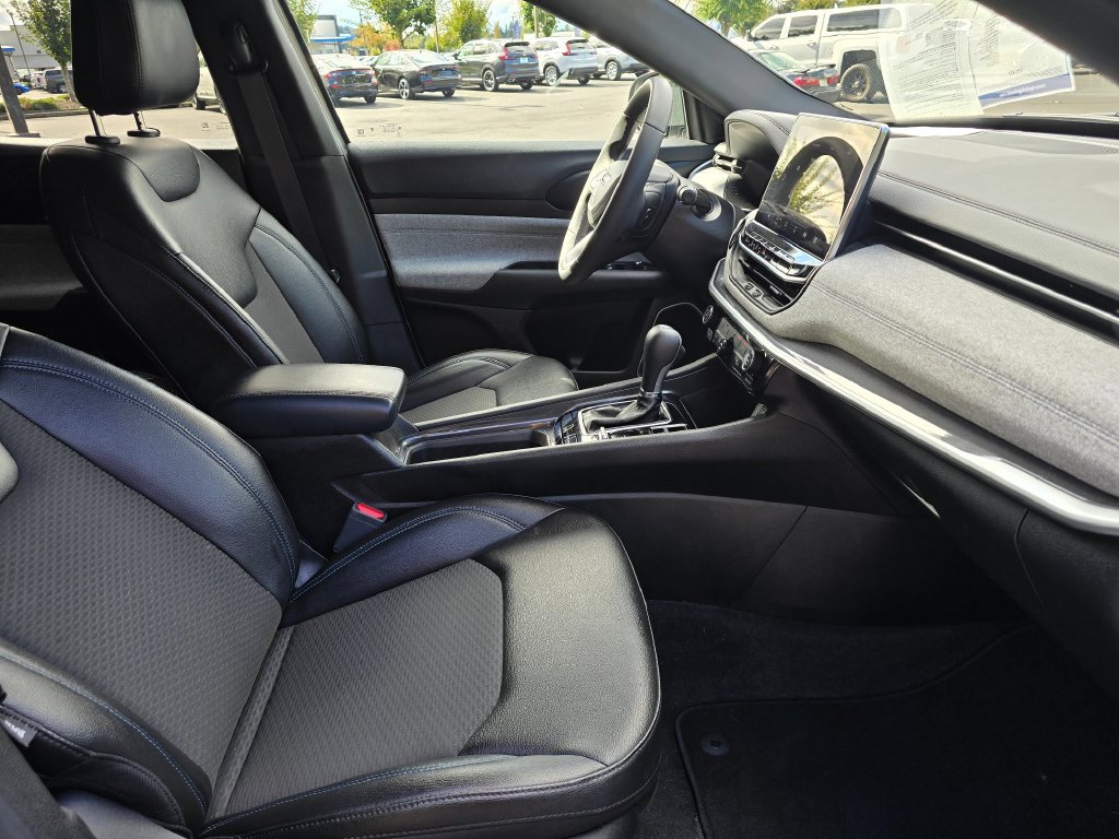 Used 2024 Jeep Compass Latitude AWD/4WD image 5