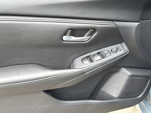 Used 2025 Nissan Sentra SV FWD image 20
