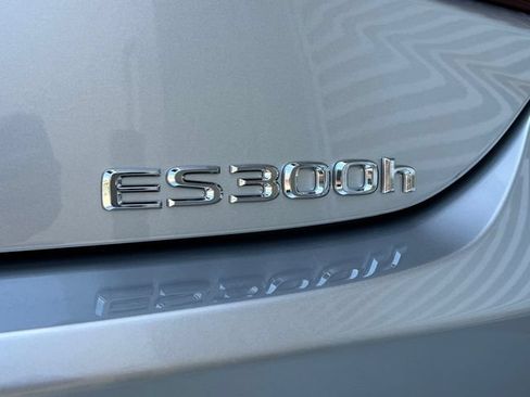 Used 2025 Lexus ES 300h w/ Premium Package FWD image 20