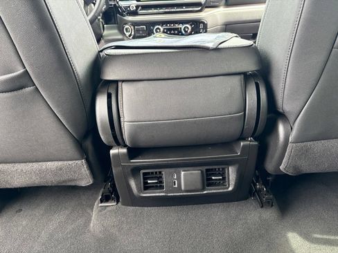 Used 2025 GMC Sierra 1500 SLT AWD/4WD image 19