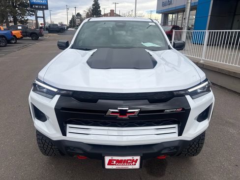 Used 2025 Chevrolet Colorado ZR2 w/ Technology Package image 10