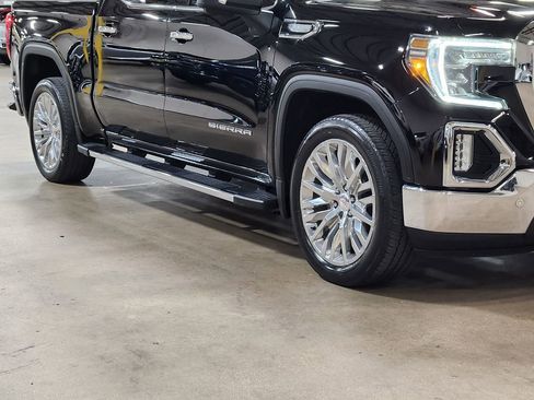Used 2019 GMC Sierra 1500 SLT AWD/4WD image 16