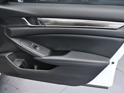 Used 2018 Honda Accord Sport image 34