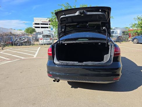 Used 2016 Volkswagen Jetta SE FWD image 12