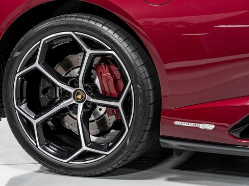 Used 2022 Lamborghini Huracan EVO RWD image 54