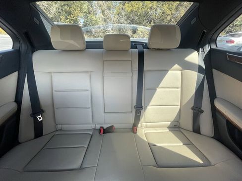Used 2010 Mercedes-Benz E 350 Sedan image 15