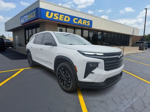 Used 2024 Chevrolet Traverse LT w/ Midnight/Sport Edition AWD/4WD image 4