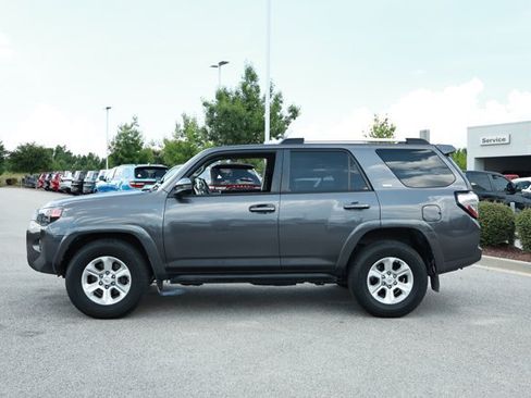 Used 2022 Toyota 4Runner SR5 RWD image 9