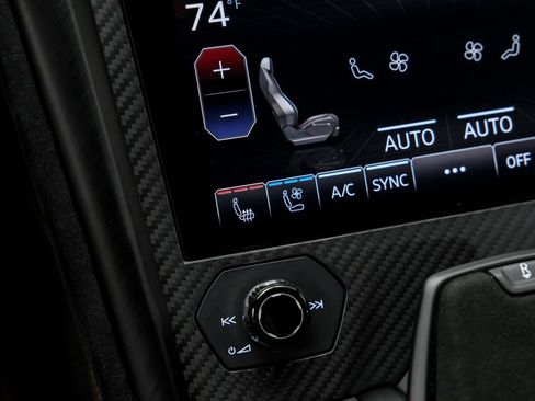 Used 2023 Lamborghini Urus Performante AWD/4WD image 27