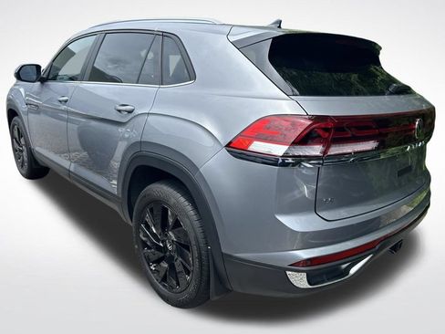 Used 2024 Volkswagen Atlas Cross Sport SE AWD/4WD image 6