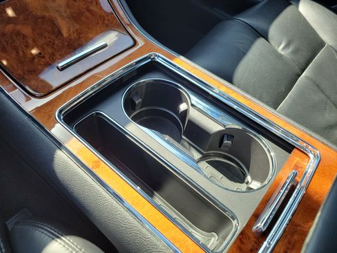 Used 2020 Lincoln Continental w/ Premium Package FWD image 29