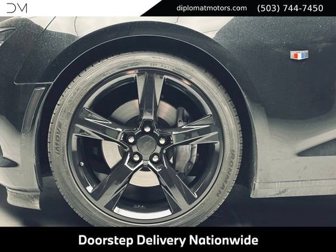 Used 2018 Chevrolet Camaro SS RWD image 38