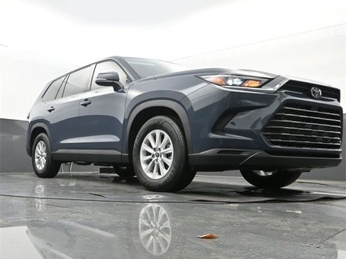 Used 2026 Toyota Grand Highlander XLE image 24