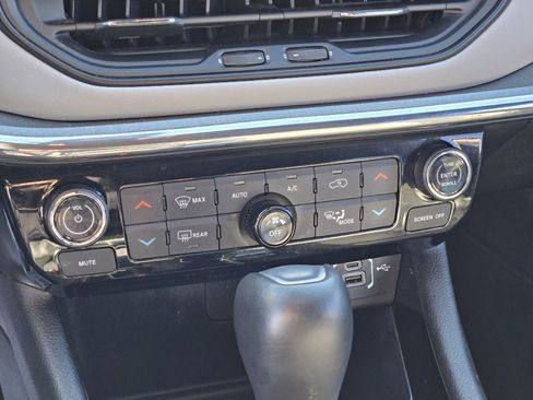 Used 2024 Jeep Compass Limited image 22