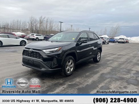 Used 2025 Toyota RAV4 XLE image 3