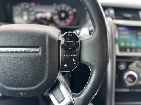 Used 2020 Land Rover Discovery HSE image 25