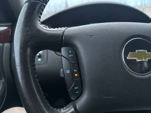 Used 2011 Chevrolet Impala LT image 24