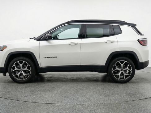 Used 2025 Jeep Compass Limited image 5