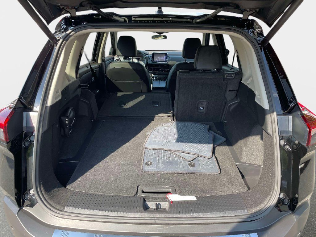Used 2023 Nissan Rogue SV w/ SV Premium B Package AWD/4WD image 14