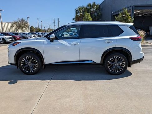 Used 2024 Nissan Rogue Platinum w/ Platinum Premium Package image 9