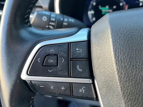 Used 2025 Toyota Highlander XSE AWD/4WD image 19