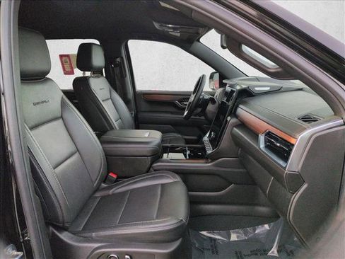 Used 2025 GMC Yukon Denali image 22