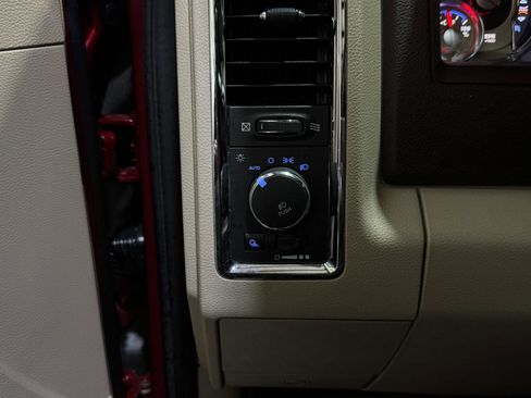Used 2015 RAM 1500 Laramie Longhorn w/ Convenience Group AWD/4WD image 28