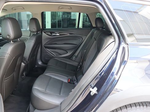 Used 2018 Buick Regal Essence w/ Driver Confidence Package #1 image 39