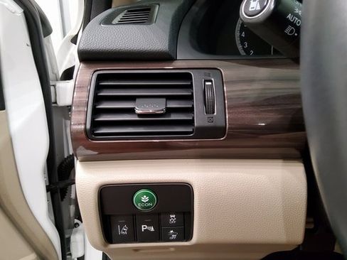 Used 2017 Honda Accord Touring image 32