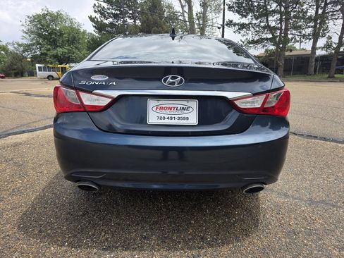 Used 2011 Hyundai Sonata SE w/ Navigation & Sunroof Pkg 4 FWD image 5