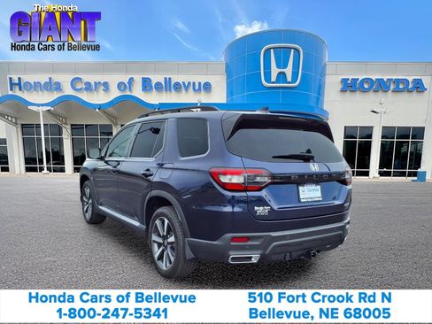 Used 2023 Honda Pilot Touring image 4