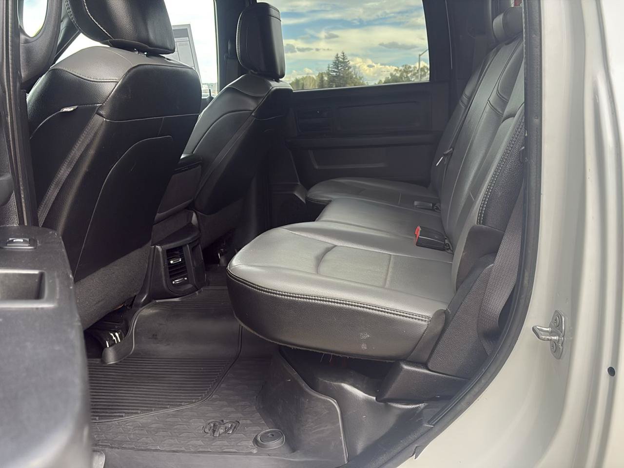 Used 2022 RAM 2500 Tradesman AWD/4WD image 12
