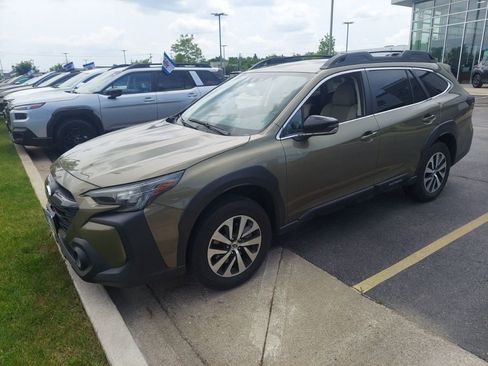 Used 2024 Subaru Outback Premium w/ Tech Package 1 AWD/4WD image 4