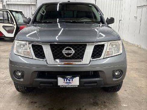 Used 2018 Nissan Frontier SV AWD/4WD image 3