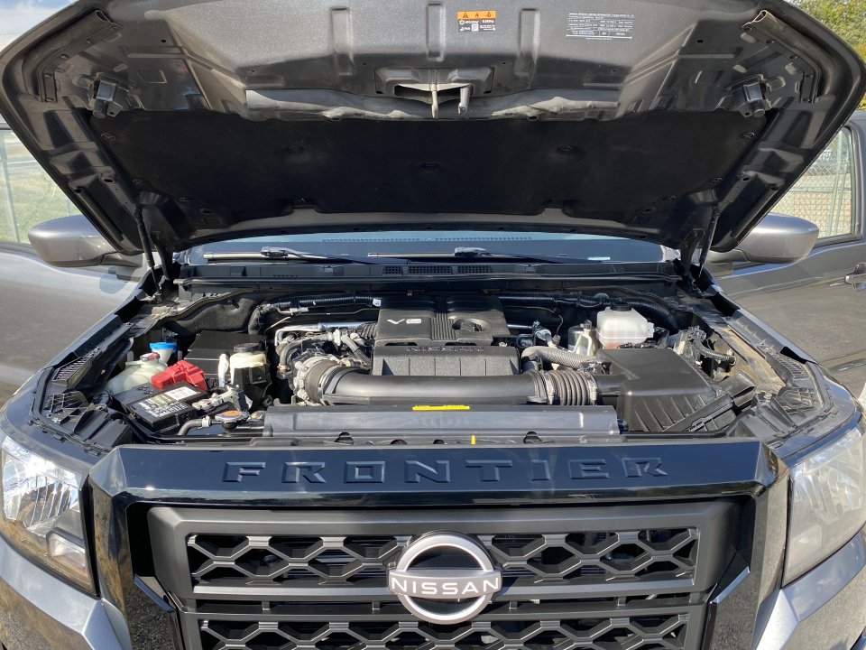 Used 2022 Nissan Frontier SV w/ Technology Package AWD/4WD image 18