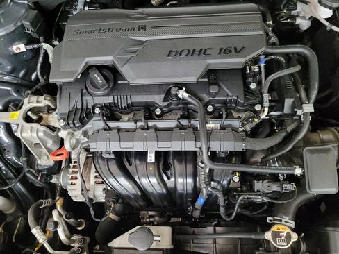 Used 2024 Hyundai Elantra SEL FWD image 30