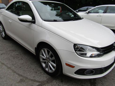 Used 2013 Volkswagen Eos Komfort FWD image 22