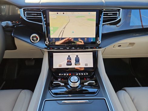 New 2026 Jeep Grand Wagoneer Summit w/ Premium Group III image 11