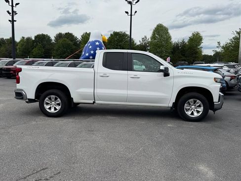Used 2020 Chevrolet Silverado 1500 LT w/ Trailering Package AWD/4WD image 2