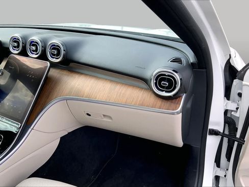 Used 2023 Mercedes-Benz C 300 Sedan image 18