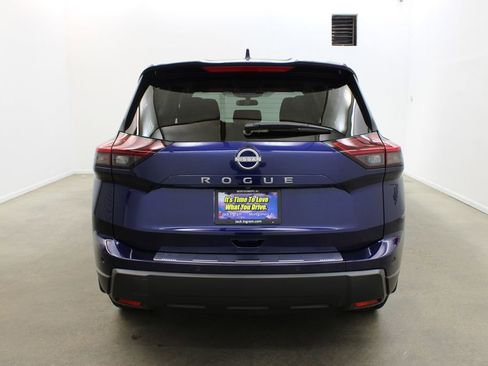 Used 2026 Nissan Rogue SV FWD image 4